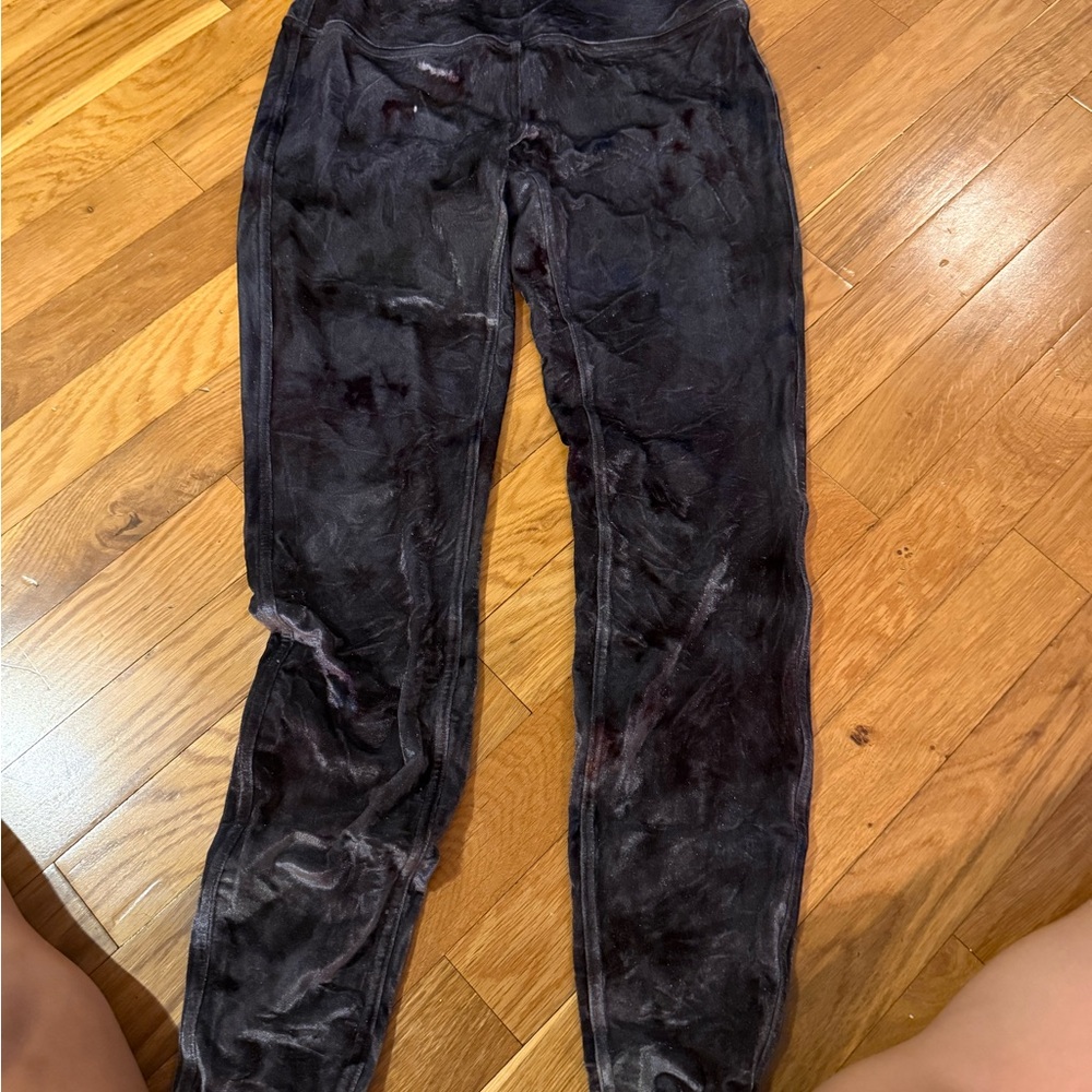 lululemon athletica black/purple velvety workout leggings